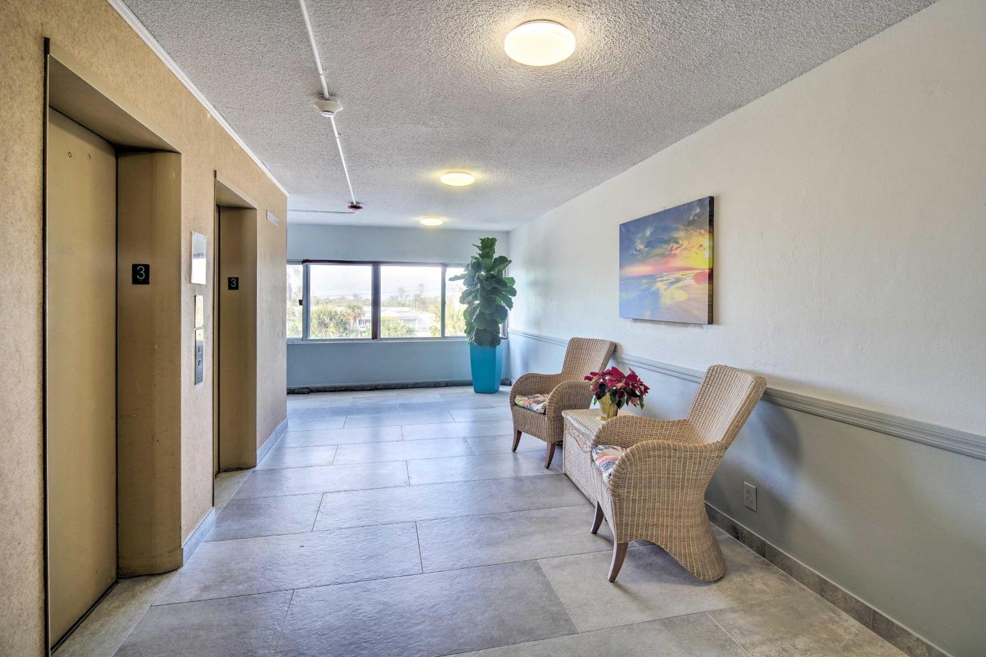 Walk To Shore Satellite Beach Condo With Ocean View Eksteriør bilde