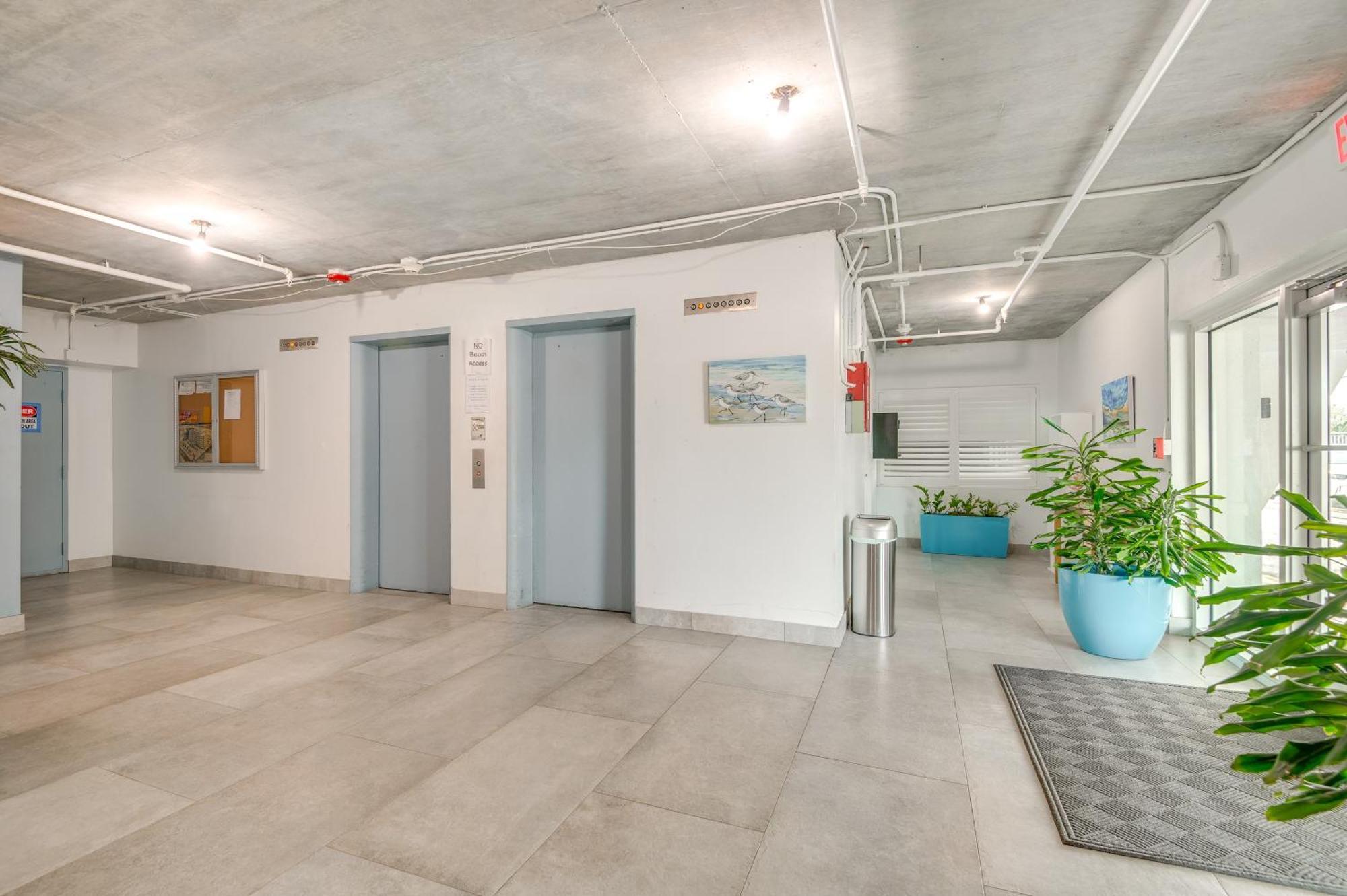 Walk To Shore Satellite Beach Condo With Ocean View Eksteriør bilde